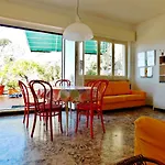 Attico Vista Mare, شقة